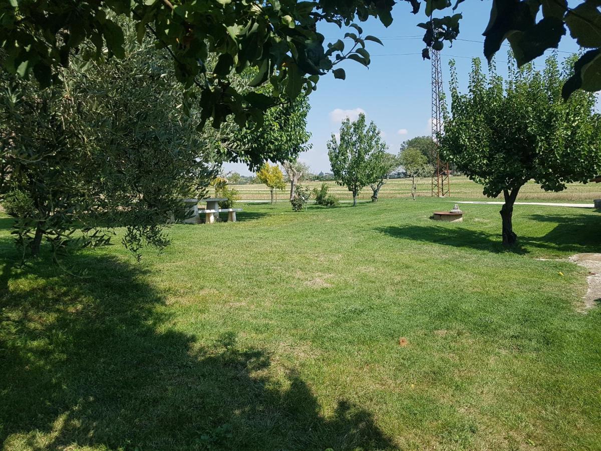 Gasthaus "La Grancia" Country House Treia Exterior foto