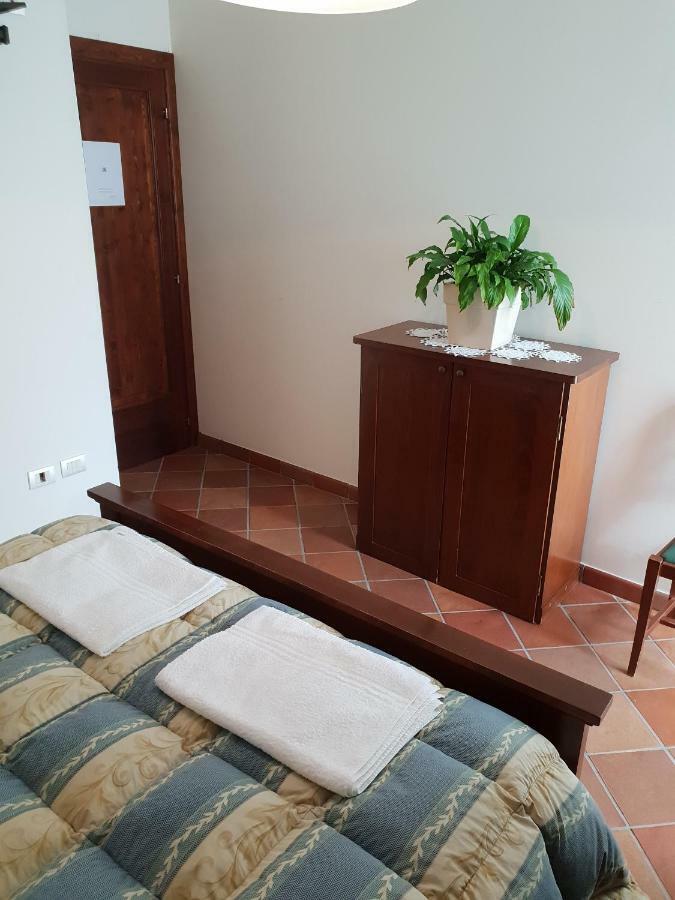Gasthaus "La Grancia" Country House Treia Exterior foto
