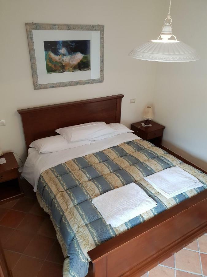 Gasthaus "La Grancia" Country House Treia Exterior foto